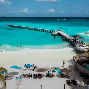 La Palma Beachfront & Club Nautico Hotel Cancun